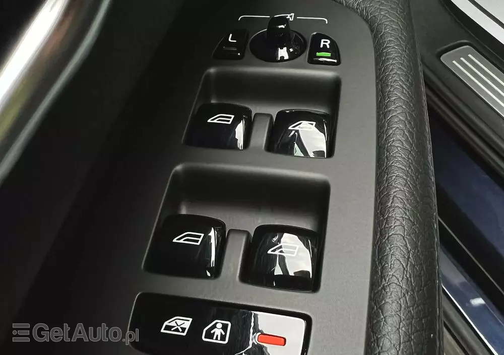 VOLVO V90 D4 Momentum Pro