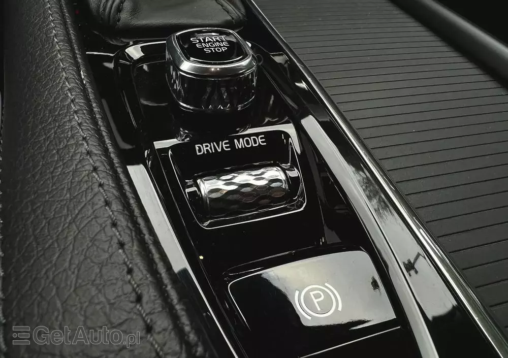 VOLVO V90 D4 Momentum Pro