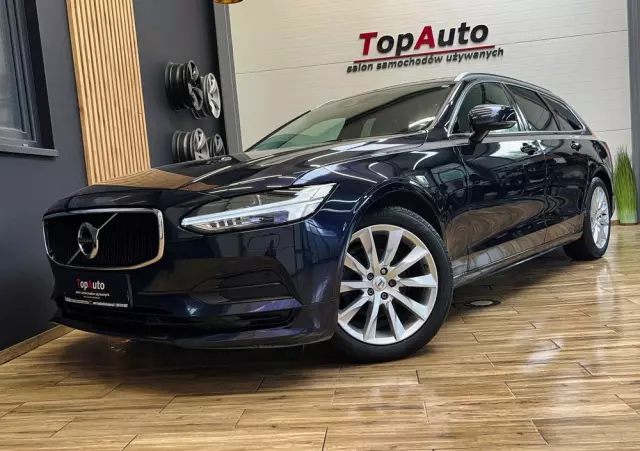 VOLVO V90 D4 Momentum Pro