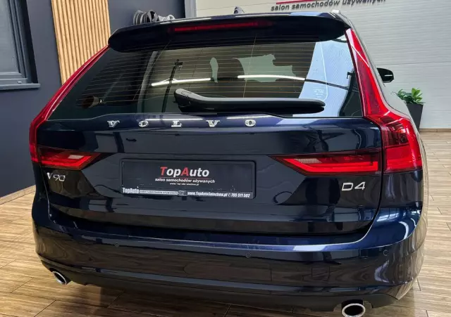 VOLVO V90 D4 Momentum Pro