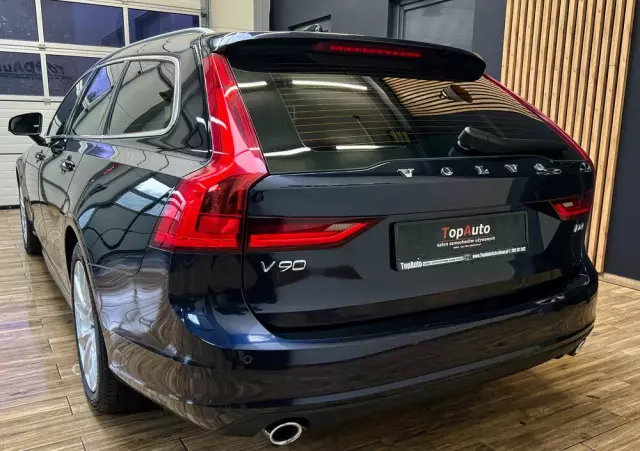 VOLVO V90 D4 Momentum Pro