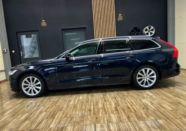 VOLVO V90 D4 Momentum Pro