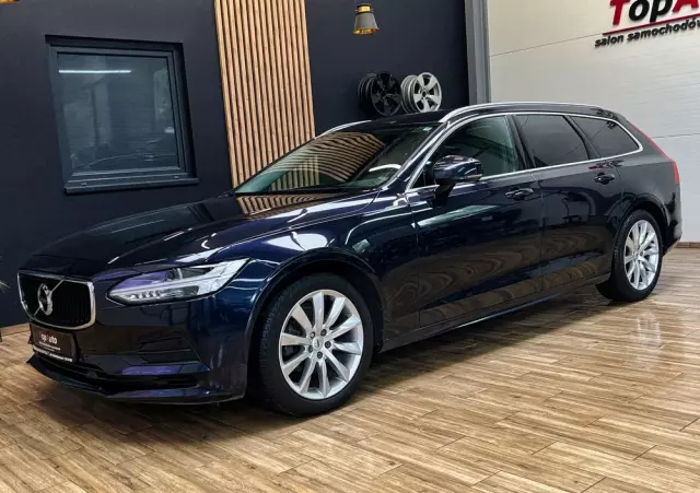 VOLVO V90 D4 Momentum Pro