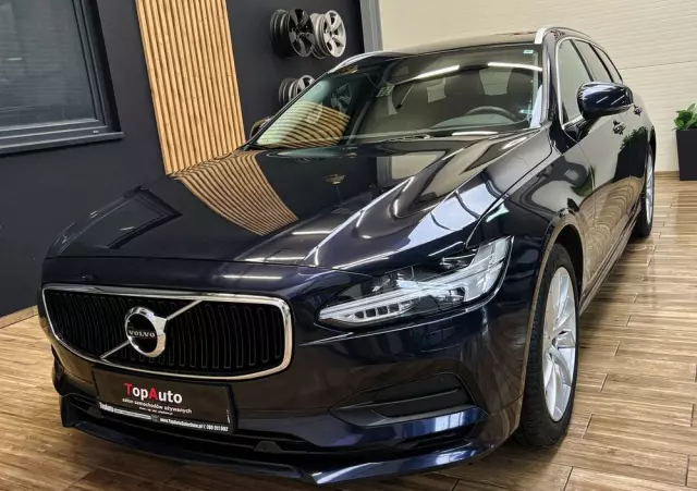 VOLVO V90 D4 Momentum Pro