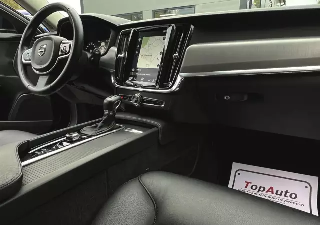 VOLVO V90 D4 Momentum Pro