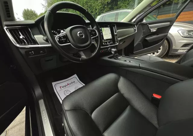 VOLVO V90 D4 Momentum Pro