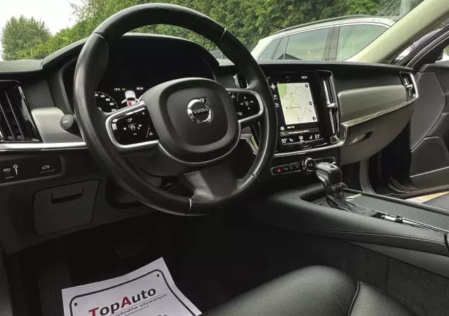 VOLVO V90 D4 Momentum Pro