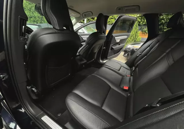 VOLVO V90 D4 Momentum Pro