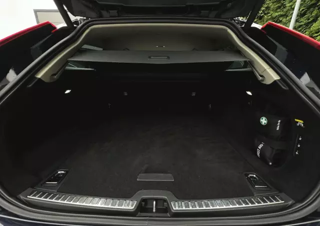 VOLVO V90 D4 Momentum Pro