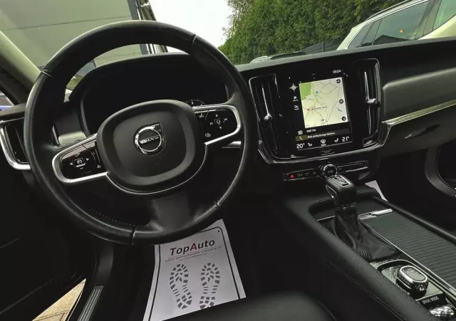 VOLVO V90 D4 Momentum Pro