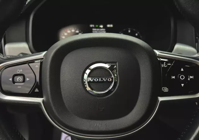 VOLVO V90 D4 Momentum Pro