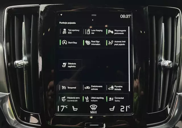 VOLVO V90 D4 Momentum Pro