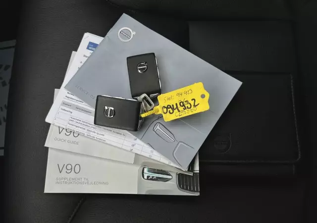 VOLVO V90 D4 Momentum Pro