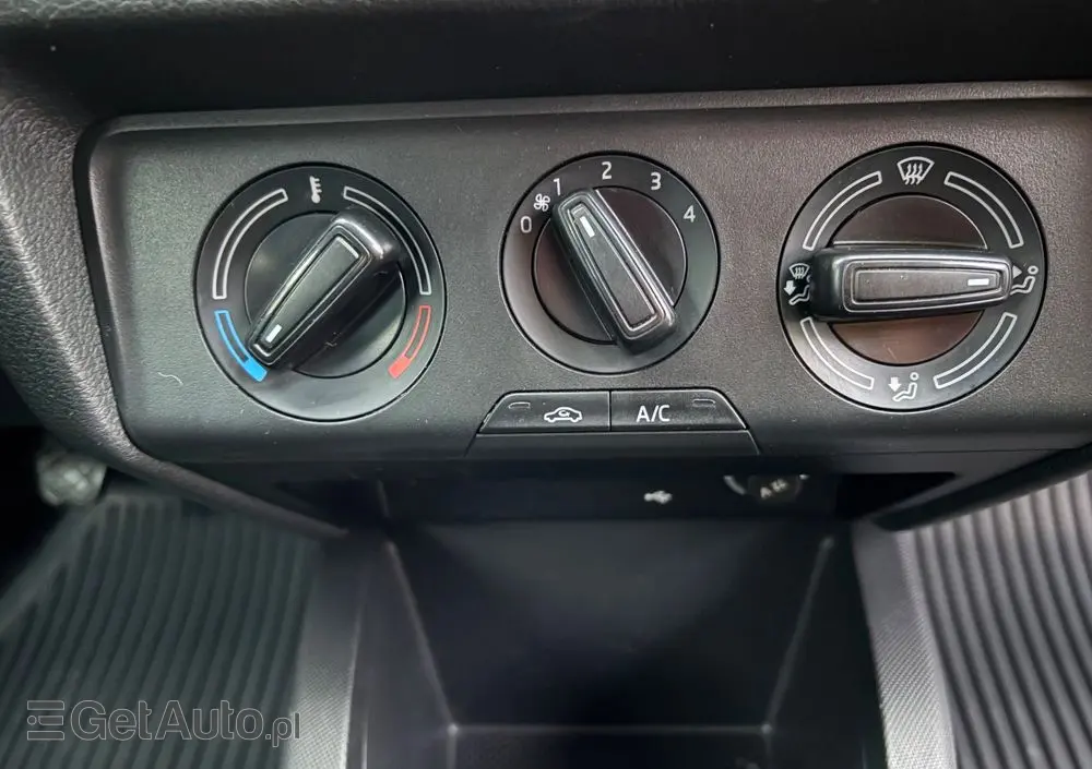 SKODA Fabia 1.0 Active