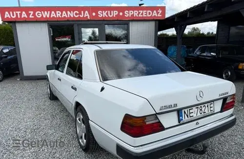 MERCEDES-BENZ W124 