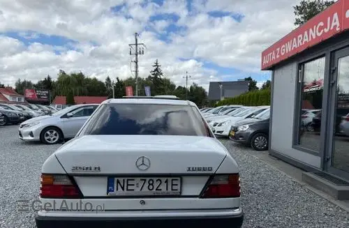 MERCEDES-BENZ W124 