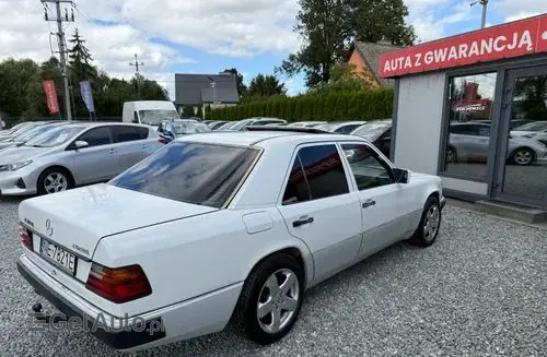 MERCEDES-BENZ W124 