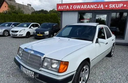 MERCEDES-BENZ W124 