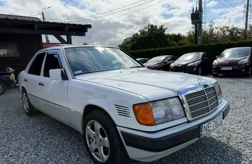 MERCEDES-BENZ W124 