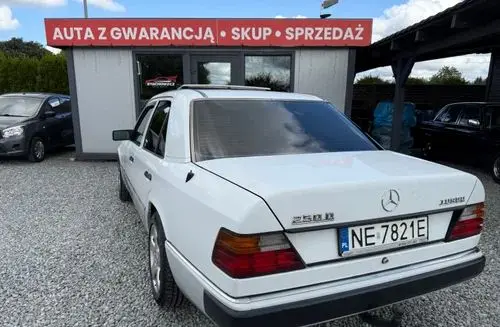 MERCEDES-BENZ W124 