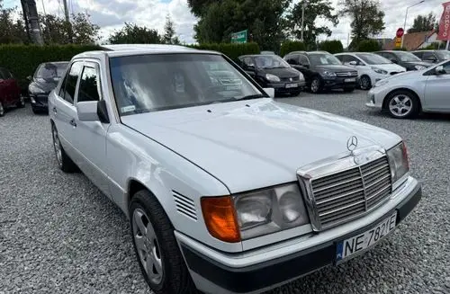 MERCEDES-BENZ W124 