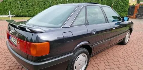 AUDI 80 