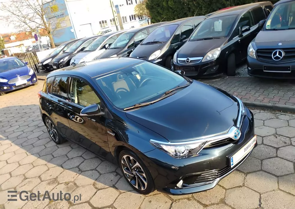 TOYOTA Auris 