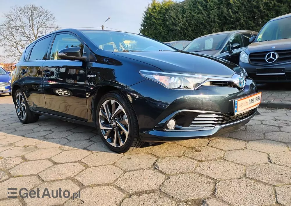 TOYOTA Auris 
