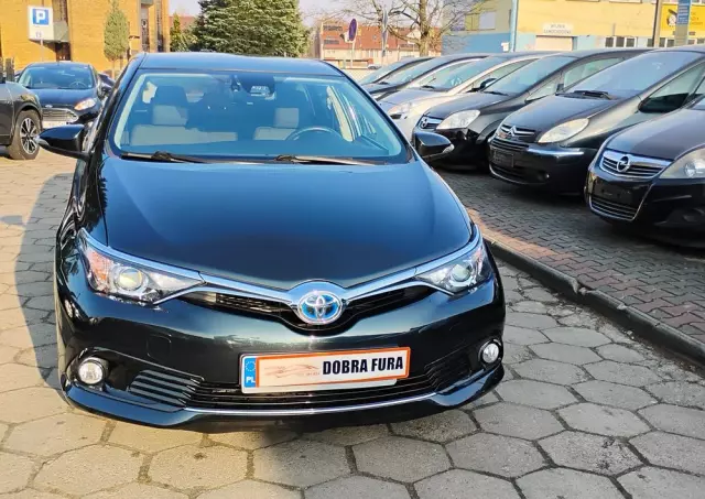 TOYOTA Auris 