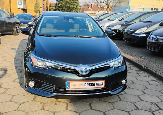 TOYOTA Auris 