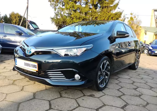 TOYOTA Auris 