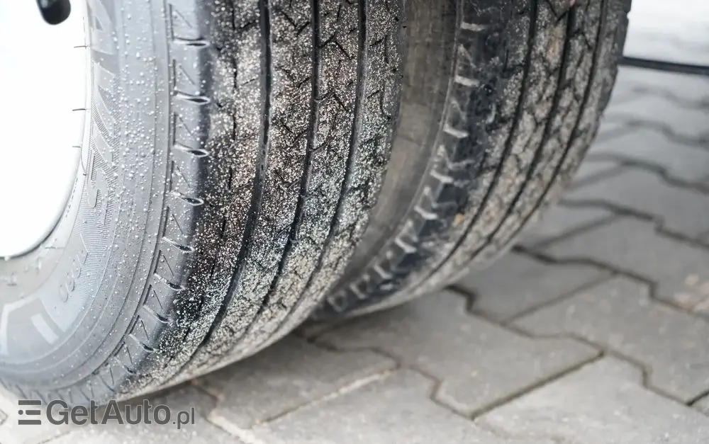 IVECO DAILY  35-140 / SKRZYNIOWY 5m / MANUAL / BLIŹNIAK / 2020 / SPROWADZONY 