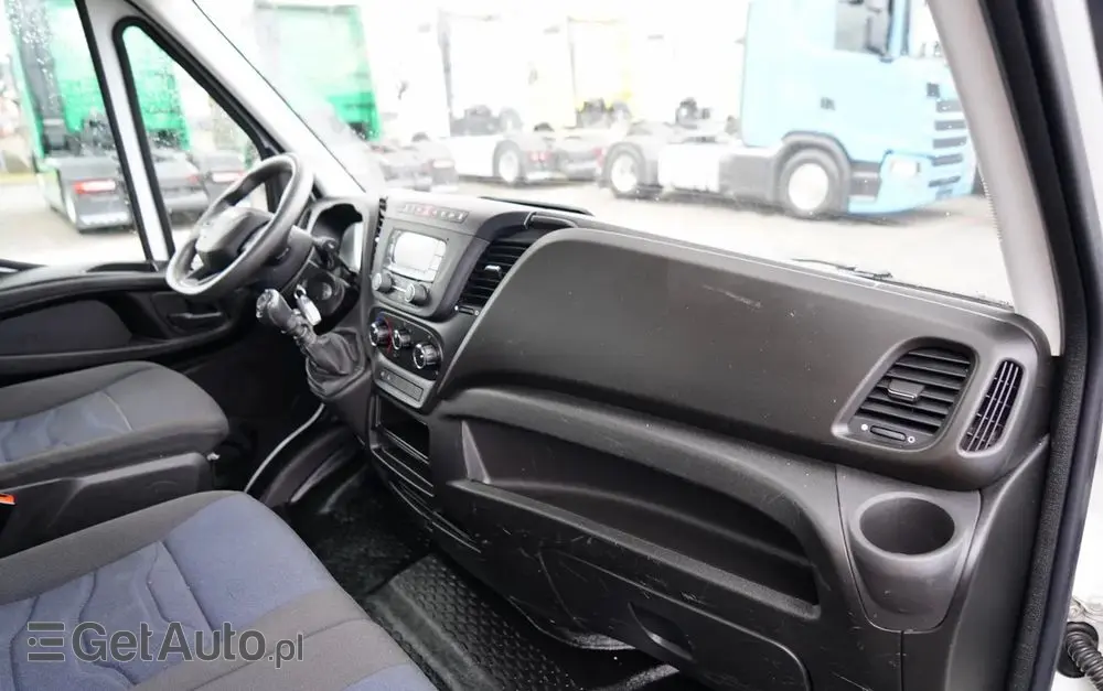 IVECO DAILY  35-140 / SKRZYNIOWY 5m / MANUAL / BLIŹNIAK / 2020 / SPROWADZONY 