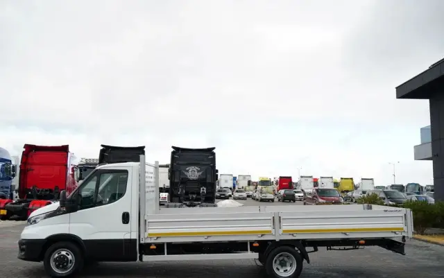 IVECO DAILY  35-140 / SKRZYNIOWY 5m / MANUAL / BLIŹNIAK / 2020 / SPROWADZONY 