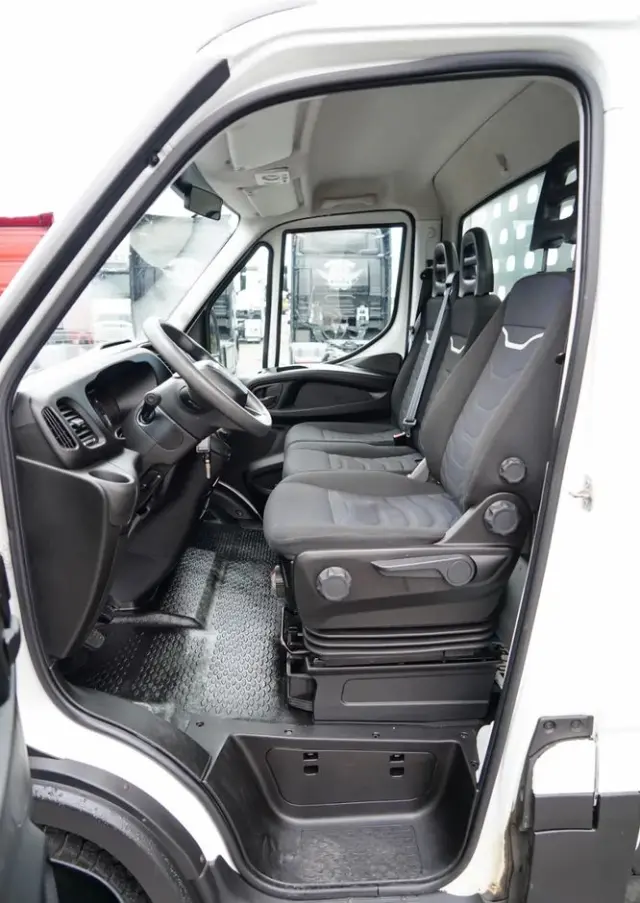 IVECO DAILY  35-140 / SKRZYNIOWY 5m / MANUAL / BLIŹNIAK / 2020 / SPROWADZONY 