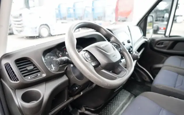 IVECO DAILY  35-140 / SKRZYNIOWY 5m / MANUAL / BLIŹNIAK / 2020 / SPROWADZONY 