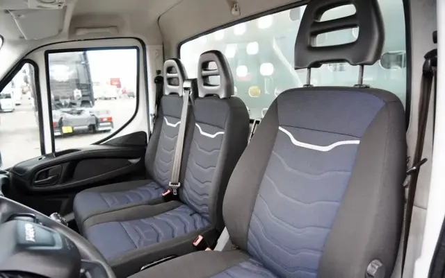 IVECO DAILY  35-140 / SKRZYNIOWY 5m / MANUAL / BLIŹNIAK / 2020 / SPROWADZONY 