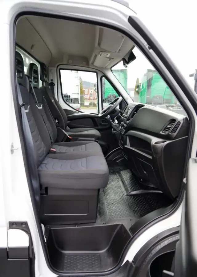IVECO DAILY  35-140 / SKRZYNIOWY 5m / MANUAL / BLIŹNIAK / 2020 / SPROWADZONY 