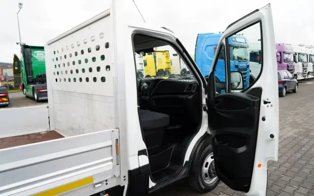 IVECO DAILY  35-140 / SKRZYNIOWY 5m / MANUAL / BLIŹNIAK / 2020 / SPROWADZONY 