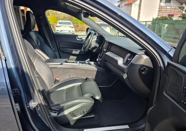 VOLVO XC 60 D5 AWD Geartronic Inscription