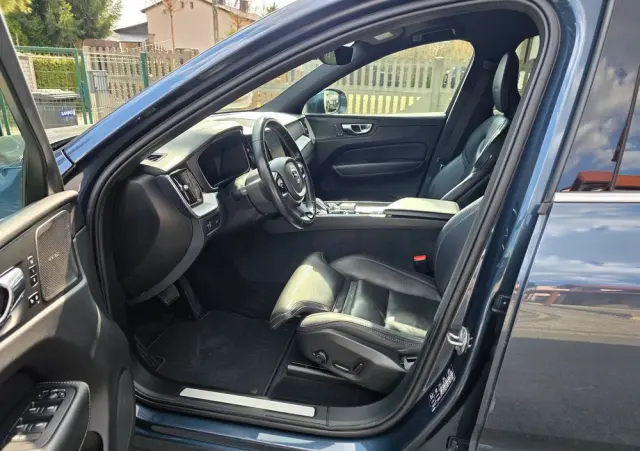 VOLVO XC 60 D5 AWD Geartronic Inscription
