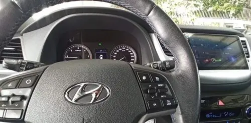 HYUNDAI Tucson 