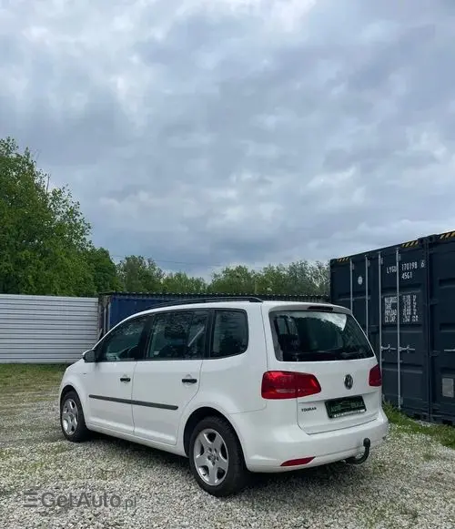VOLKSWAGEN Touran 