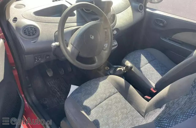 RENAULT Twingo 