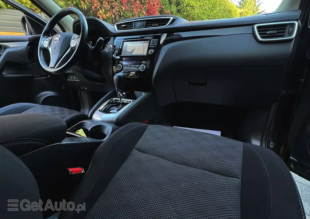 NISSAN Qashqai 1.6 DCi N-Connecta Xtronic