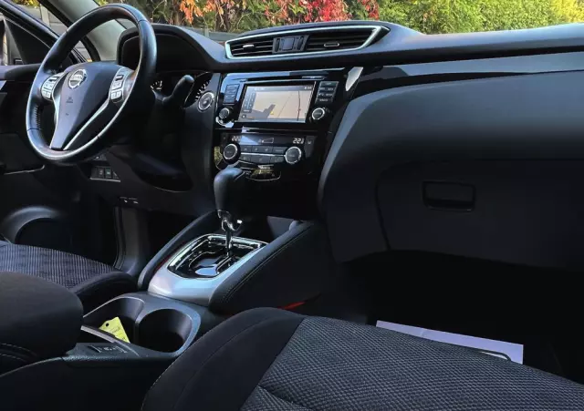 NISSAN Qashqai 1.6 DCi N-Connecta Xtronic