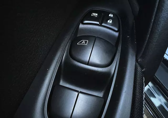 NISSAN Qashqai 1.6 DCi N-Connecta Xtronic