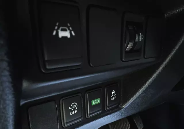 NISSAN Qashqai 1.6 DCi N-Connecta Xtronic