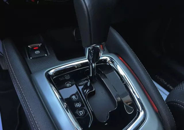 NISSAN Qashqai 1.6 DCi N-Connecta Xtronic