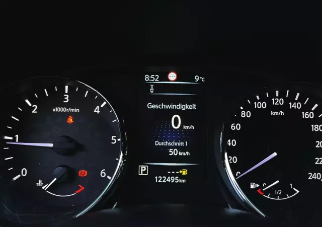 NISSAN Qashqai 1.6 DCi N-Connecta Xtronic